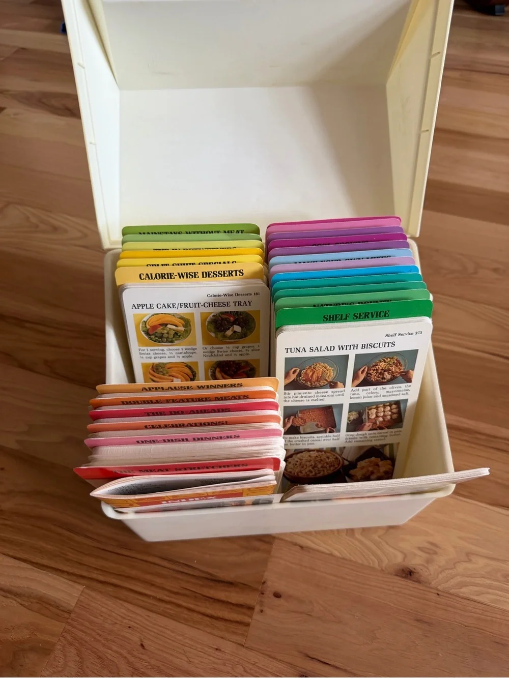 Betty Crocker Recipe Card Set with Multicolored Tabs (Cream Box)